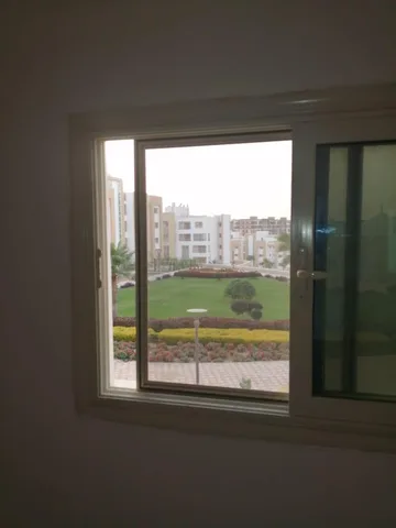 شقة فى التجمع الخامس 327 م2 للايجار قانون جديد كود 43252