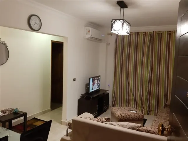 شقة فى مدينتى 82 م2 بحري وشرقي للايجار مفروش كود 8527