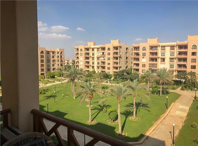 شقة فى مدينة الرحاب 196 م2 شرقي وقبلي للبيع كاش كود 40604