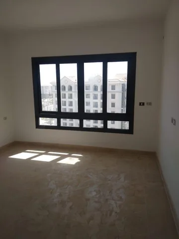 شقة فى العاصمة الادارية الجديدة 80 م2 بحرى للبيع تقسيط كود 47583