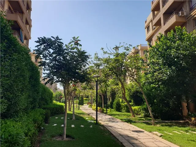 شقة فى مدينتى 131 م2 بحرى للبيع كاش كود 51394