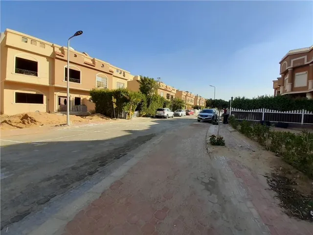 فيلا فى القطامية 550 م2 للبيع كاش كود 36181