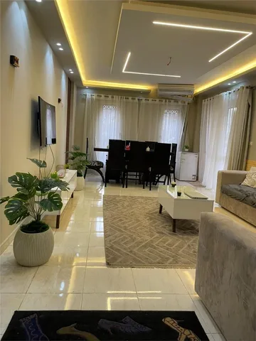 شقة فى مدينتى 135 م2 بحري وغربي للايجار مفروش كود 55210