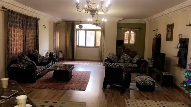 فيلا فى التجمع الخامس 391 م2 بحرى للبيع كاش كود 38792