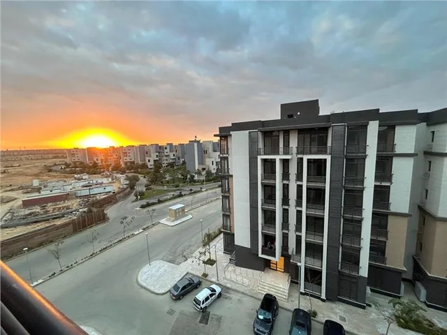 شقة فى مدينتى 77 م2 بحرى للبيع تقسيط كود 55070