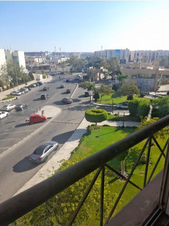 شقة فى مدينة الرحاب 90 م2 شرقي وقبلي للايجار مفروش كود 49228 - صورة 1