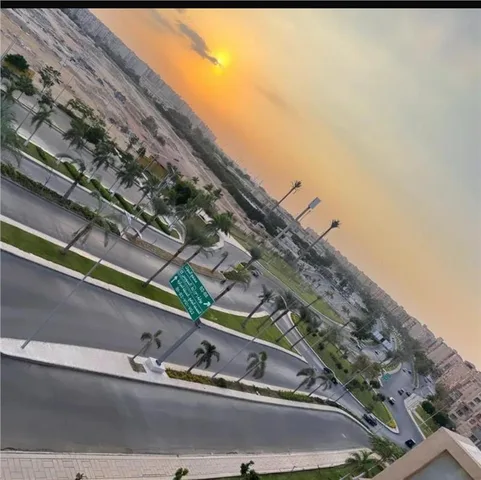 شقة فى مدينتى 135 م2 غربي وقبلي للبيع تقسيط كود 55149