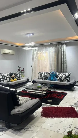 شقة فى مدينتى 245 م2 بحري وغربي للايجار مفروش كود 52947