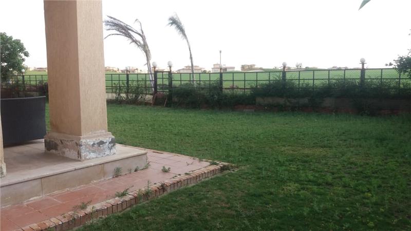 فيلا فى مدينتى 950 م2 شرقي وغربي للايجار قانون جديد كود 46249 - صورة 1