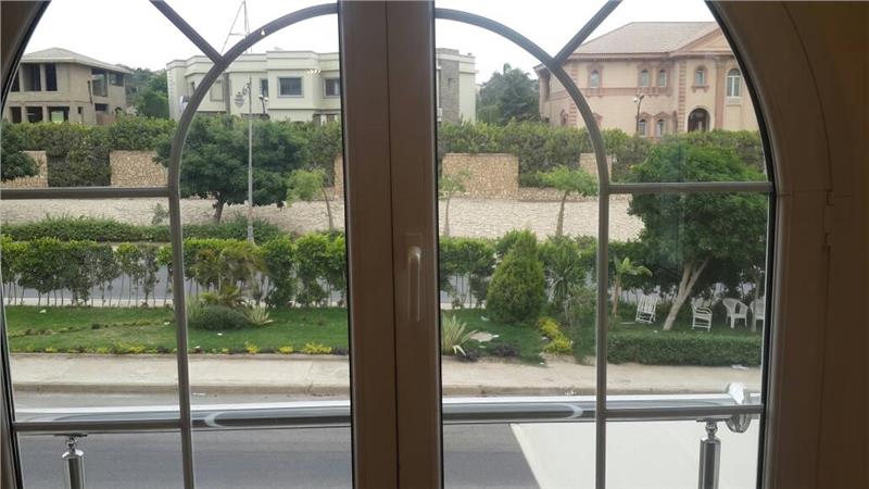 فيلا فى التجمع الخامس 600 م2 بحرى للايجار قانون جديد كود 41047 - صورة 1