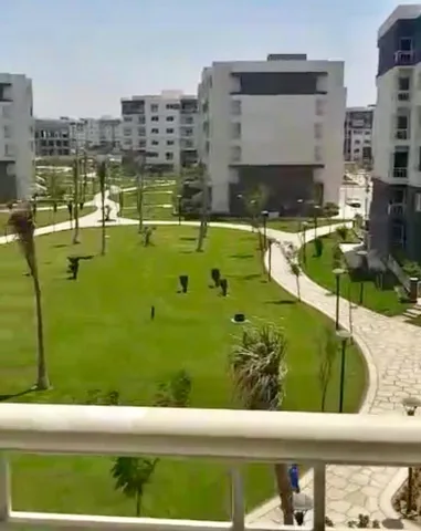 شقة فى مدينتى 140 م2 قبلى للايجار قانون جديد كود 40766