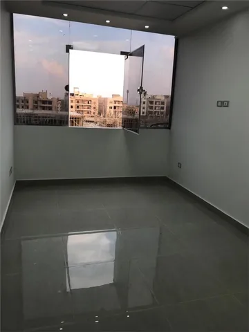 عيادة طبية فى الشروق 43 م2 بحرى للايجار قانون جديد كود 47991