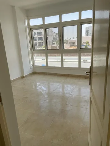 شقة فى مدينتى 78 م2 بحري وشرقي للايجار قانون جديد كود 35371