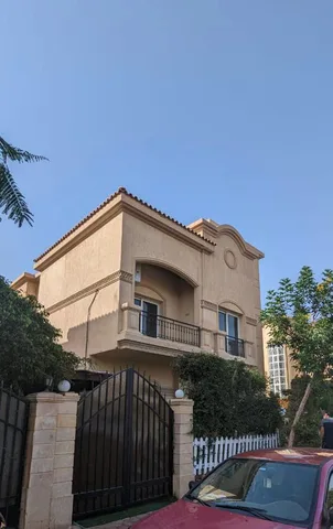 فيلا فى مدينة الرحاب 500 م2 بحري وشرقي للايجار قانون جديد كود 51940