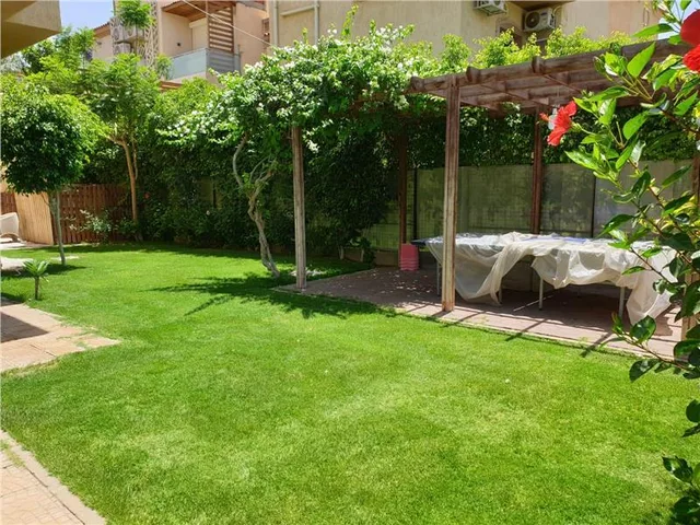 فيلا فى مدينة الرحاب 300 م2 بحرى للايجار قانون جديد كود 54531