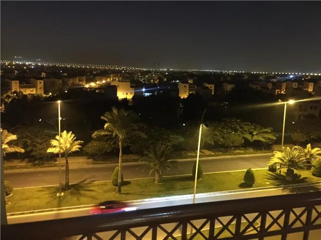 شقة فى مدينتى 260 م2 بحري وغربي للايجار قانون جديد كود 1752