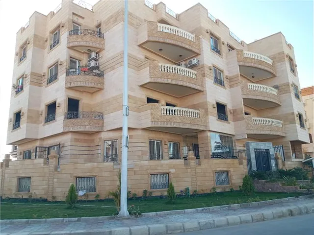 شقة فى التجمع الخامس 235 م2 بحرى للبيع كاش كود 41248