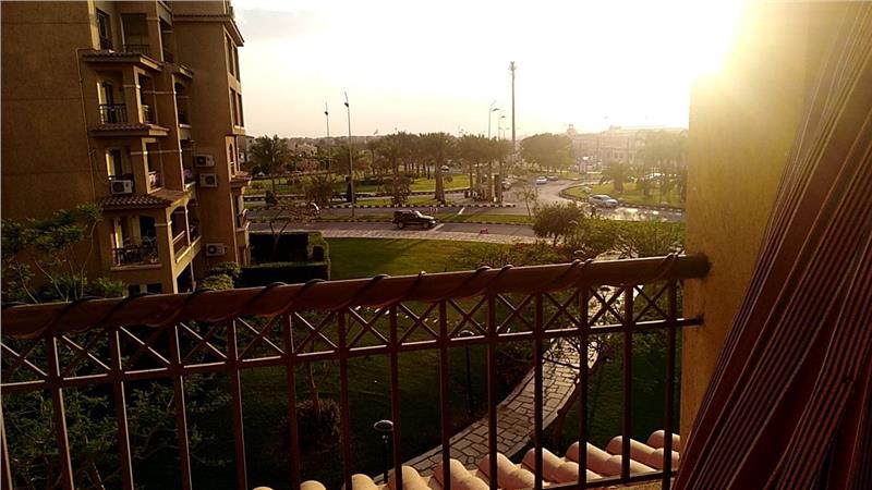 شقة فى مدينتى 240 م2 شرقى للايجار قانون جديد كود 2235 - صورة 1