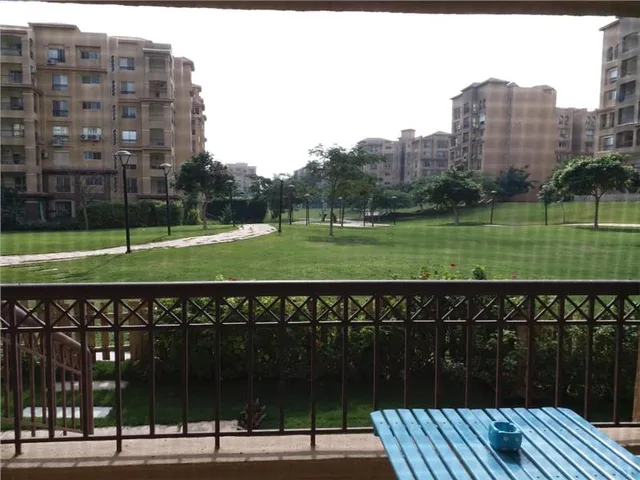شقة فى مدينتى 235 م2 غربي وقبلي للايجار قانون جديد كود 43234