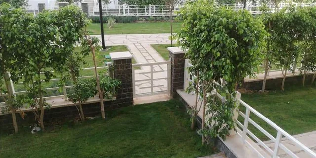 شقة فى مدينتى 165 م2 شرقي وغربي للبيع كاش كود 54381