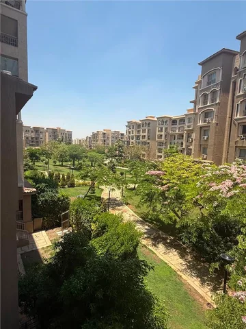 شقة فى مدينتى 211 م2 بحري وشرقي للبيع كاش كود 55481