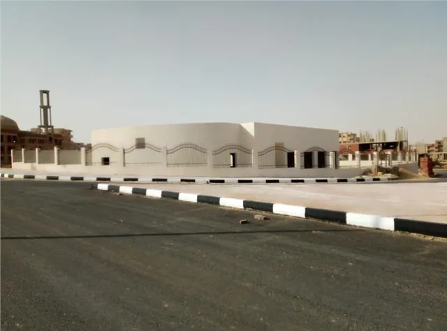 محل تجارى فى الشروق 1900 م2 للبيع تقسيط كود 36303