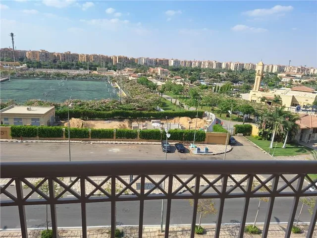 شقة فى مدينتى 265 م2 بحري وشرقي للايجار قانون جديد كود 54571