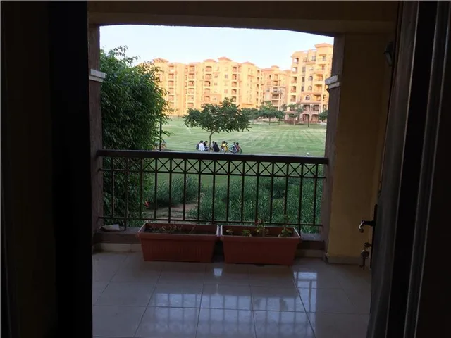 شقة فى مدينتى 158 م2 بحري وشرقي للبيع كاش كود 54630