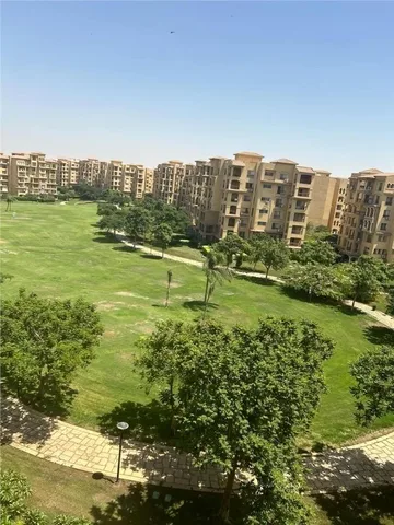شقة فى مدينتى 235 م2 شرقي وغربي للايجار مفروش كود 51696