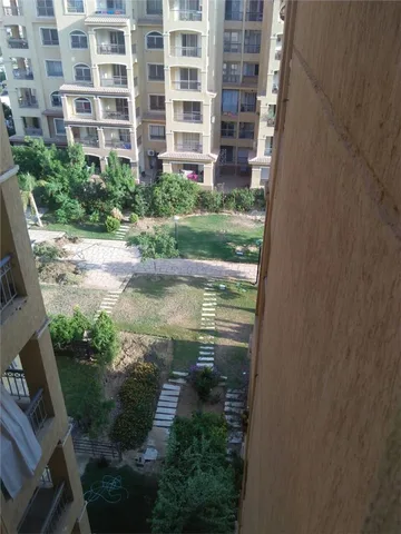 شقة فى مدينتى 107 م2 قبلى للبيع كاش كود 35858