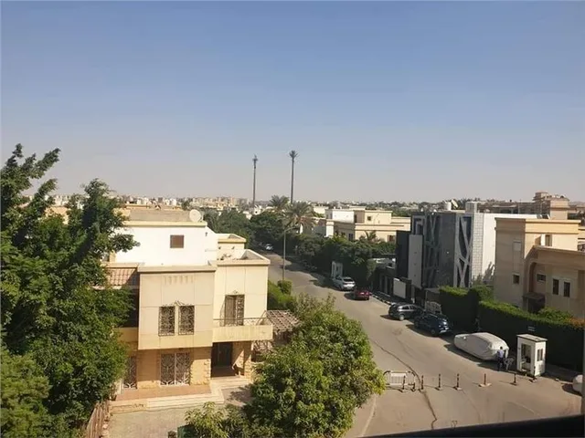 شقة فى مدينة الرحاب 90 م2 شرقى للايجار قانون جديد كود 40451