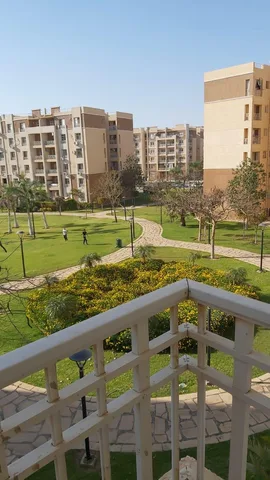 شقة فى مدينتى 83 م2 بحري وغربي للايجار قانون جديد كود 4313