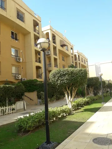شقة فى مدينة الرحاب 160 م2 بحري و قبلي للبيع كاش كود 13276