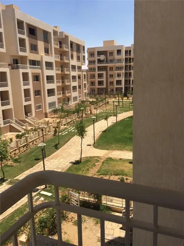 شقة فى مدينتى 160 م2 شرقي وغربي للايجار قانون جديد كود 16405