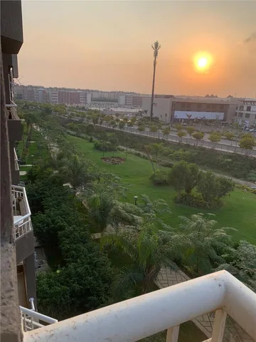 شقة فى مدينتى 165 م2 بحري وغربي للايجار قانون جديد كود 49220