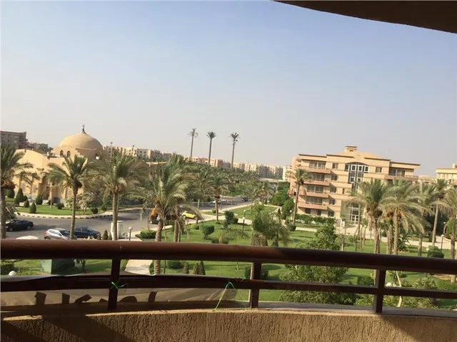 شقة فى مدينة الرحاب 146 م2 بحري و قبلي للايجار مفروش كود 40028