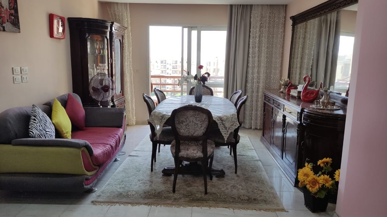 شقة فى مدينتى 140 م2 بحري وشرقي للايجار مفروش كود 55861